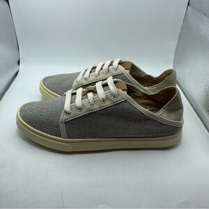 Olukai Peheua Li women’s Gray Sneakers size 6